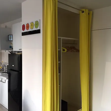Studio Elegant Paris La Defense *