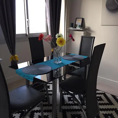Apartment Studio Elegant Paris La Defense *