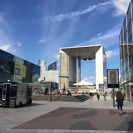 Studio Elegant Paris La Defense *